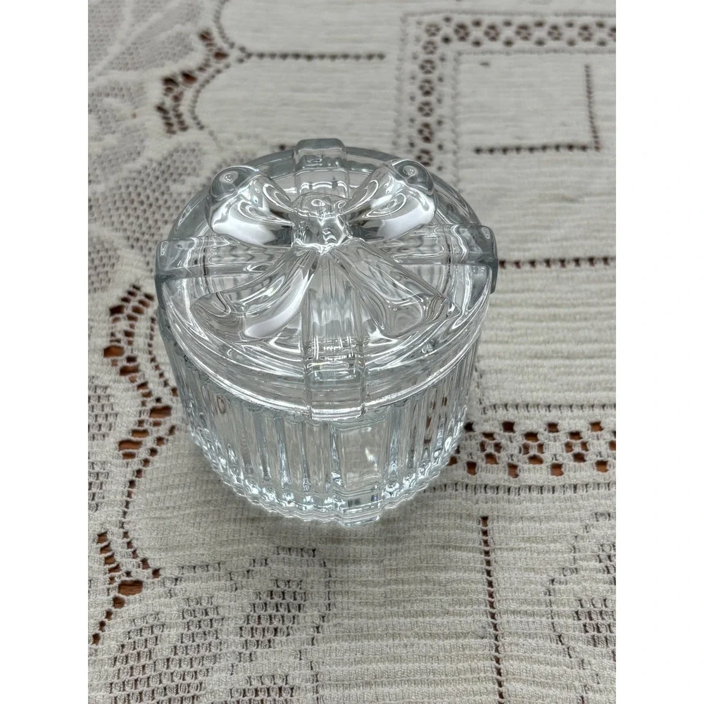 Vintage Clear Ribbed‎ Glass Trinket Box Round Gift Bow Lid Jewelry Dish Kept Box